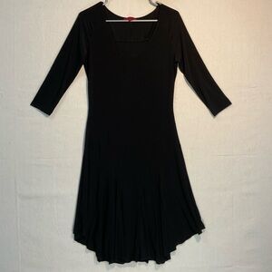 ZOKIA Black Asymmetrical Tiered Cocktail Dress
Made in 🇨🇦 medium A++